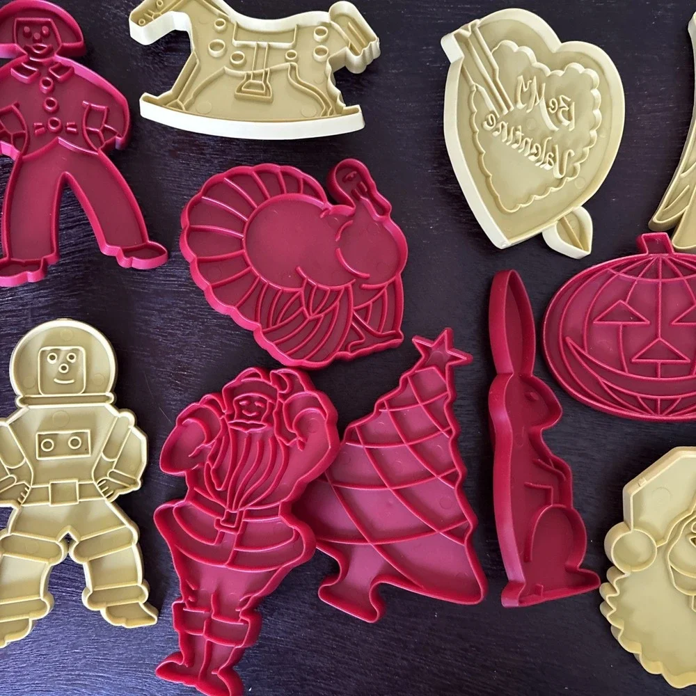 Lot of 13 Vintage HRM Red & Gold Stanley Plastic Cookie Cutters -Holiday Theme